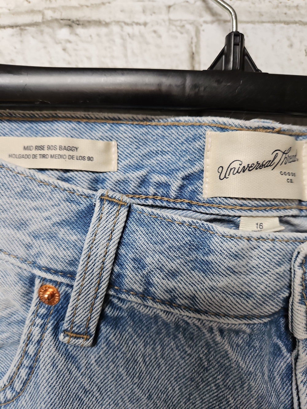 Universal Thread Women's Mid-Rise 90's Baggy Light Wash Jeans Size 16 Reg NWT - Picture 3 of 7